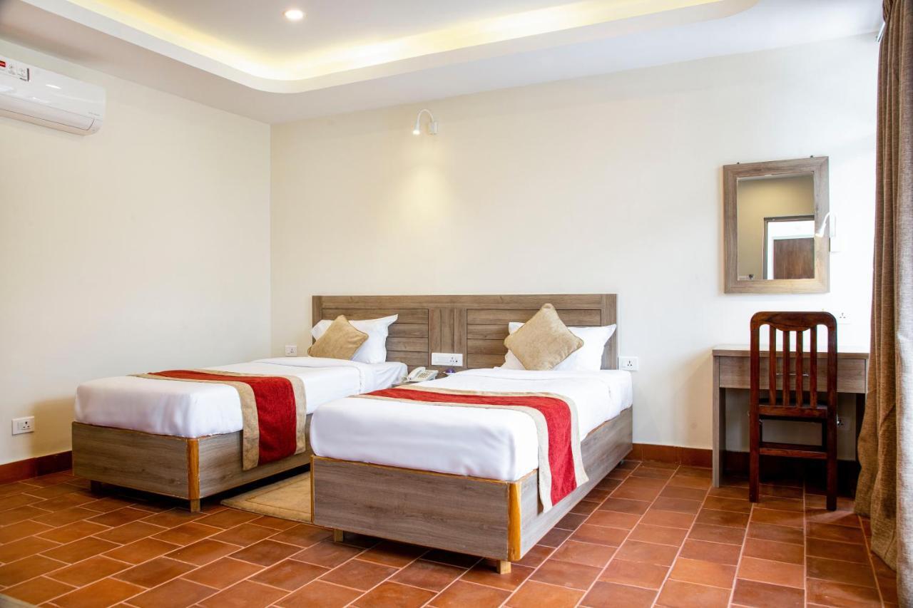 Gateway Himalaya Resort Ghanpokhara Exteriör bild